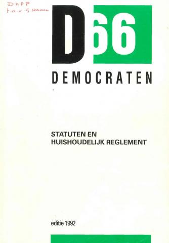 Voorkant van de statuten en HR van D66 uit 1992