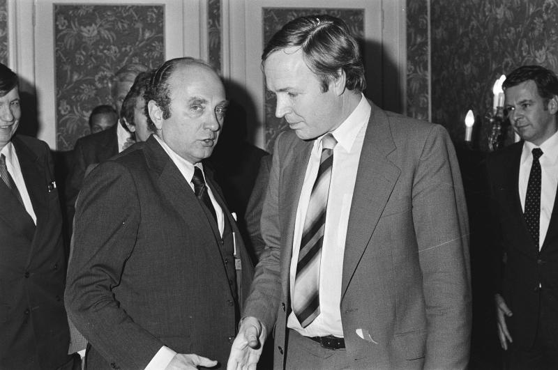 Minister van Economische Zaken Terlouw met zijn Duitse ambtsgenoot Lambsdorff in 1982