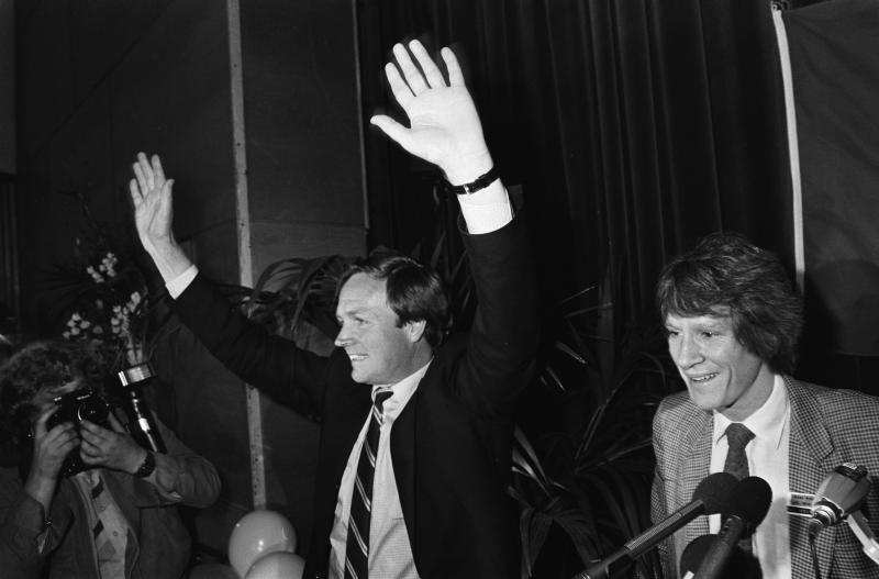 Terlouw en Wolffensperger tijdens de verkiezingsbijeenkomst van D66 bij de Tweede Kamerverkiezingen van mei 1981.