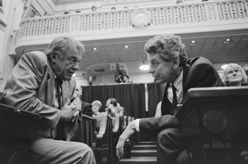 Van Mierlo met PvdA-leider Kok in de Tweede Kamer in 1989.