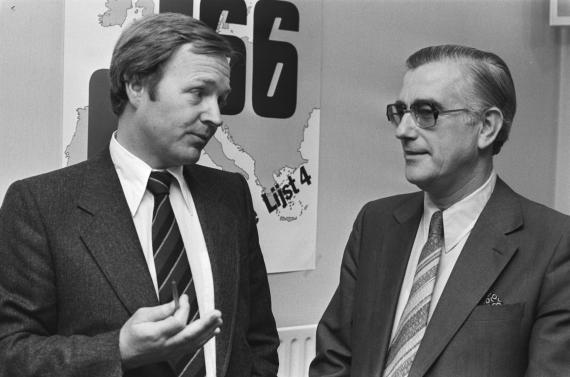 De Goede in gesprek met partijleider Terlouw in aanloop naar de Europese verkiezingen van 1979.